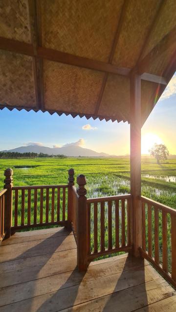 Classic Traditional Villa with Breathtaking View Pool WIFI