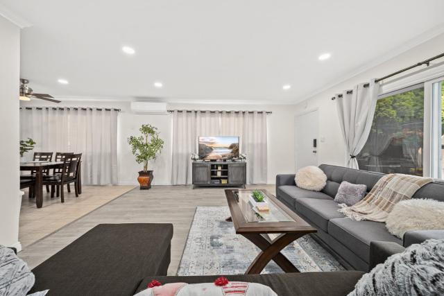 Dreamy & Relaxing Gem With Backyard - 12mins to DT LA