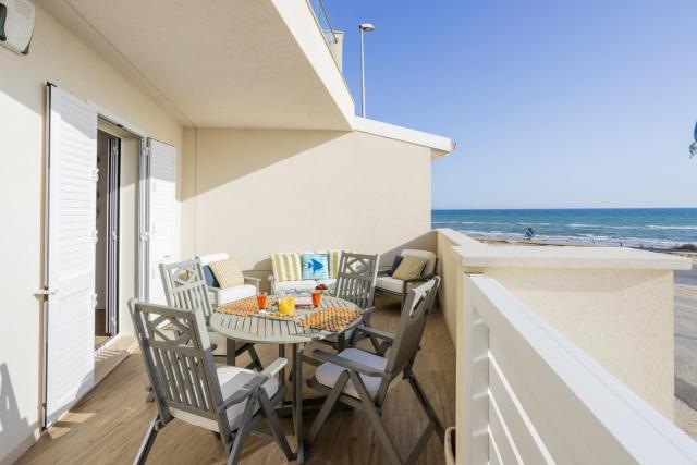 ISULATRAVEL - House on the beach Piano Terra