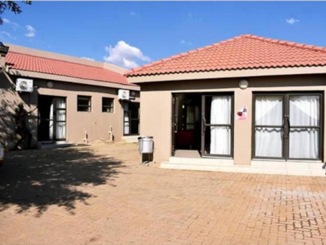 Gaediwe Guesthouse
