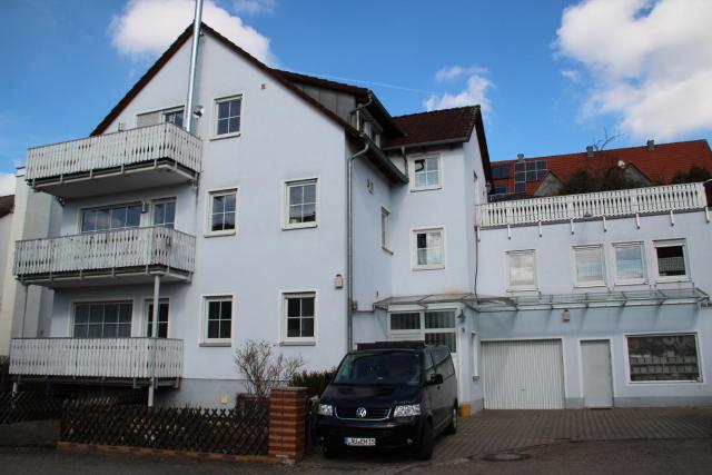 Ferienwohnung mit 4 Schlafzimmer für 2 bis 9 Gäste----Apartment with 4 bedrooms for 2 to 9 guests