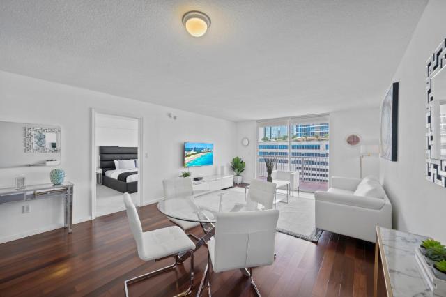 Private Unit Miami With Amenities And Parking