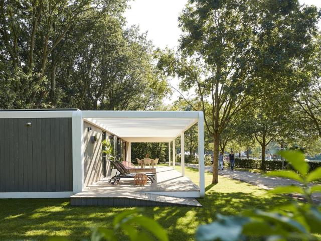 Modern holiday home with two bathrooms, on a holiday park in Limburg