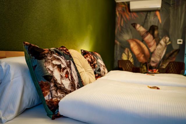 Hotel Residenz Luxury - Outletcity - Parken - Klima - 24h Check-In