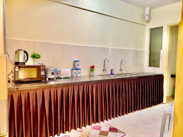 Putravilla Condominium Lovely & Spacious with Public Pool