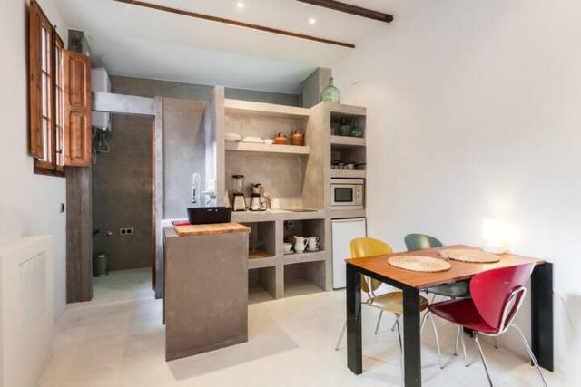 Casita artista en bello edificio barrio Ruzafa
