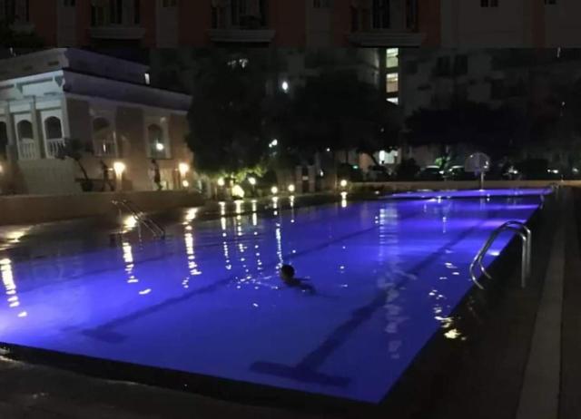 CHATEAU ELYSEE A13 Near Resto And Sm Mall/Airport