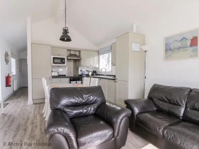 Sea-Renity - Part of the The Bay Filey Holiday Village with pool, gym and direct beach access, pub, restaurant, tennis and meadows walks