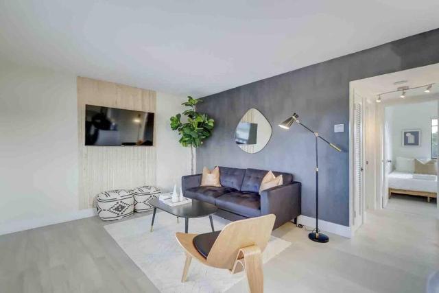 Modern & Beachy-Rlx space for 6ppl