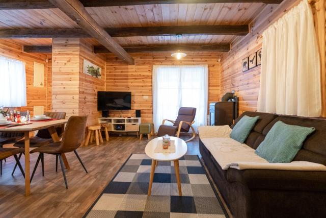 Chalet Markoci With Hot Tub - Happy Rentals