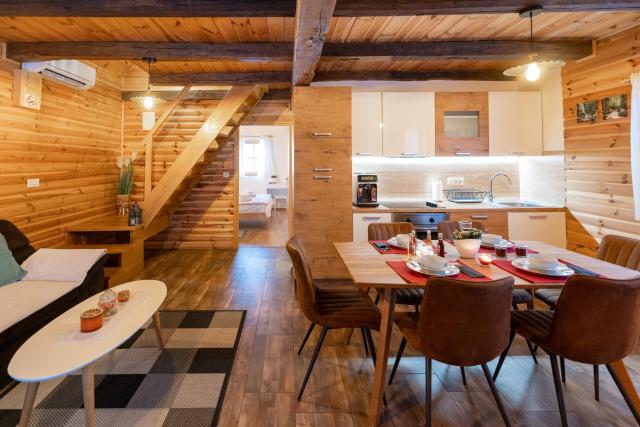 Chalet Markoci With Hot Tub - Happy Rentals