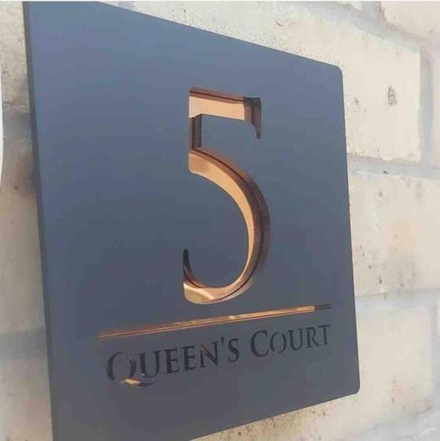 Apt 4 - Queens Court