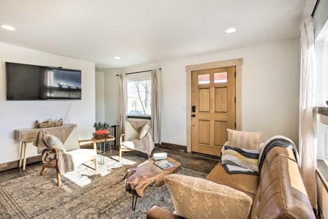 Beautiful Livingston Home w/ Mountain Views