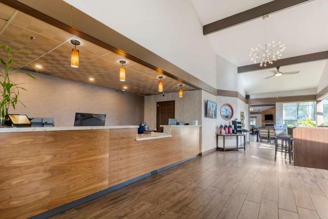 Best Western Plus Forest Park Inn
