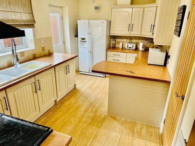Spacious & modern 3 bedroom house in Peterlee