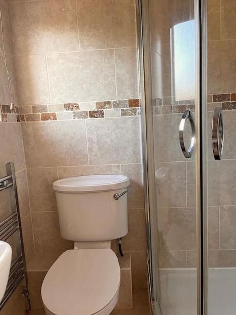 Spacious & modern 3 bedroom house in Peterlee