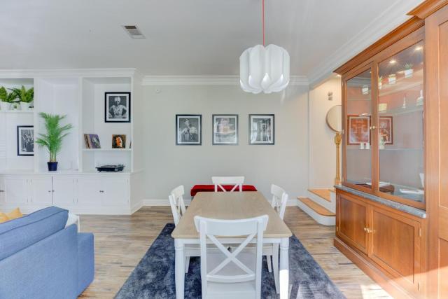 Hip and Spacious Midtown Cottage near Beale Street