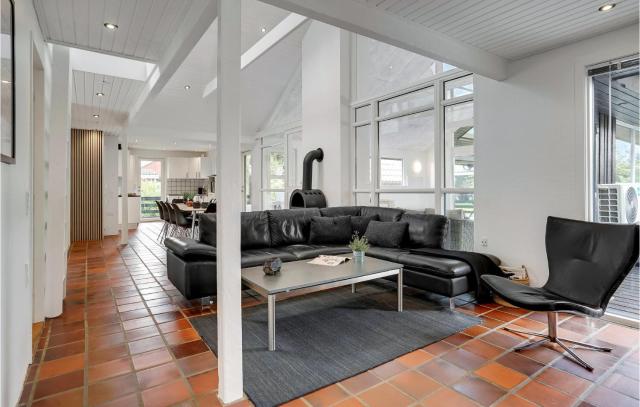 Cozy Home In Juelsminde With Sauna