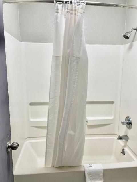 American Way Inn & Suites