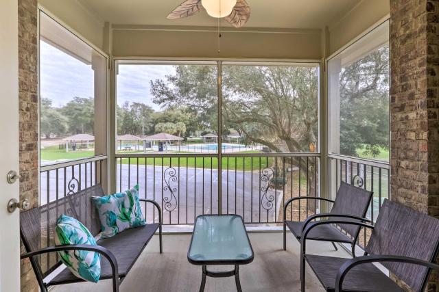 Diamondhead Condo - Marina, Pool Access & Golfing!