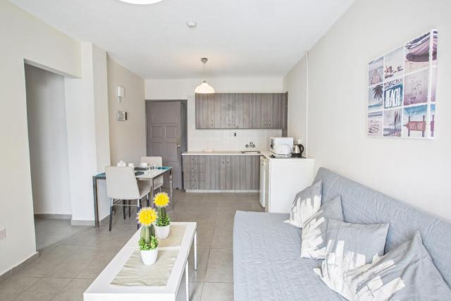 Ayia Napa Holiday Apartment So8