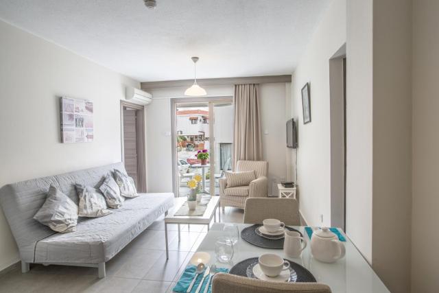 Ayia Napa Holiday Apartment So8