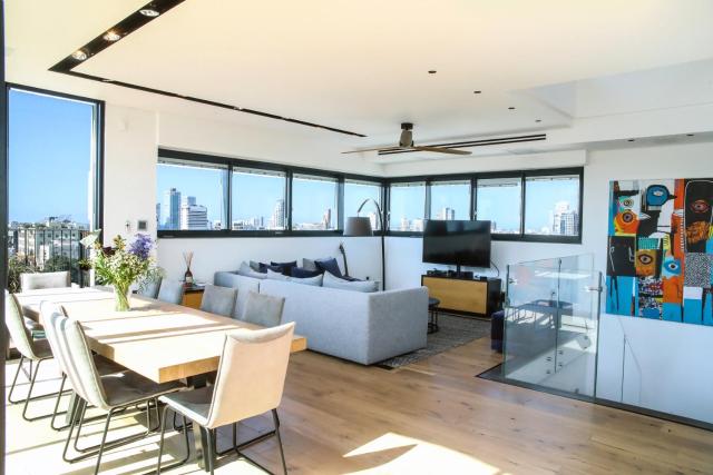 4BDR - Stunning & Magnificent Duplex Penthouse TLV