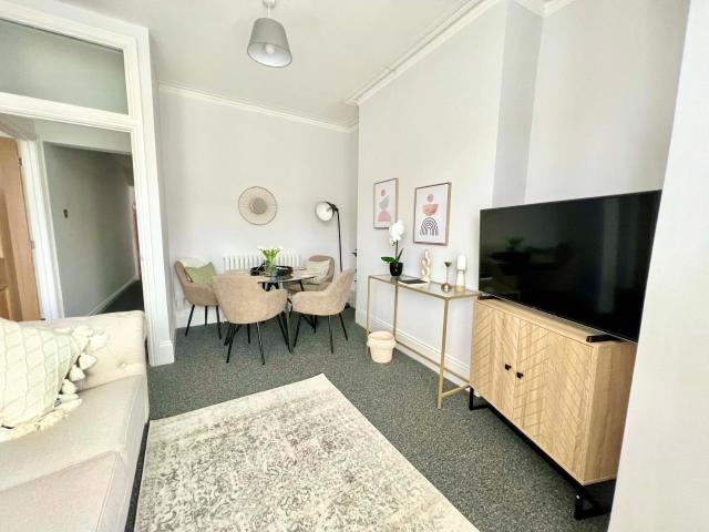 Stunning Flat Close to Beach