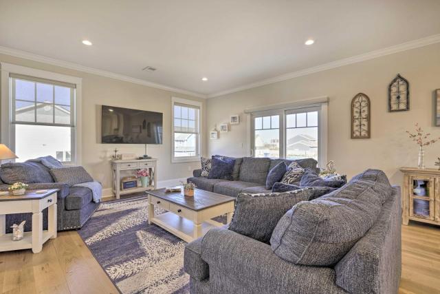 Long Branch Home < 1 Mi to Beach!