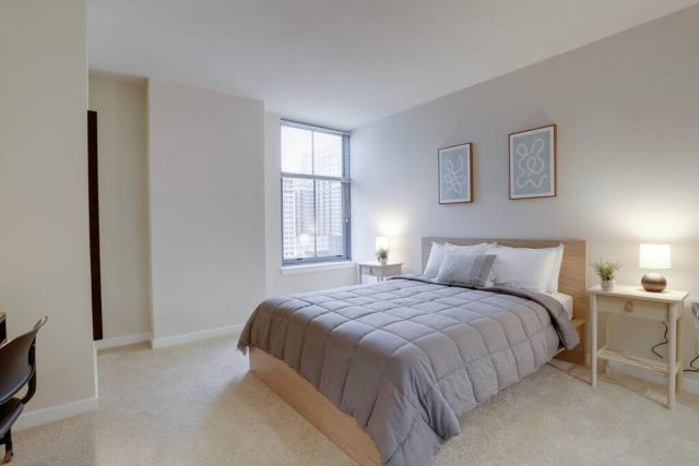 Upscale Comfort Next to Metro and Dining