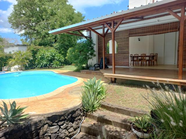 21LG Ilot Fortier M Sea Front and Swimming pool