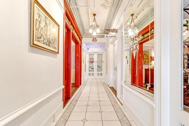 Cornell Hotel