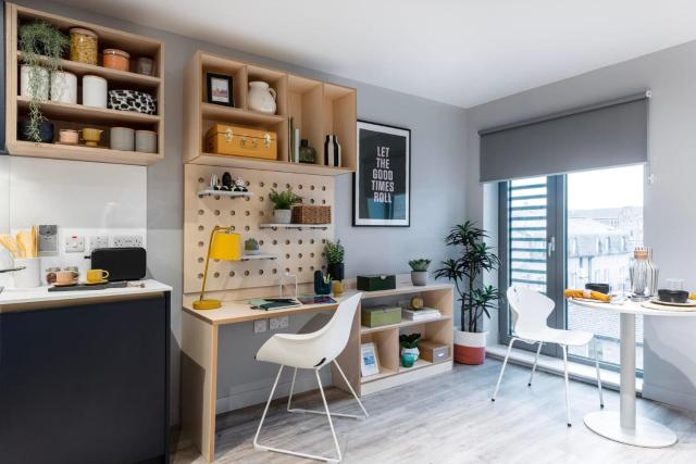 Rooms at Huxley Studios in the heart of Edinburgh