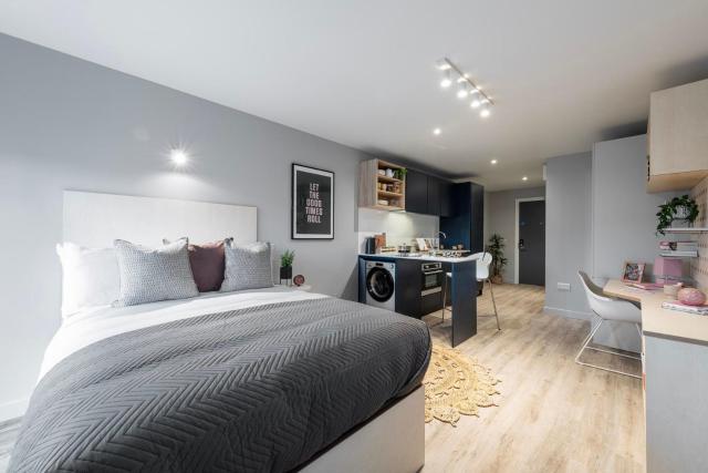 Rooms at Huxley Studios in the heart of Edinburgh