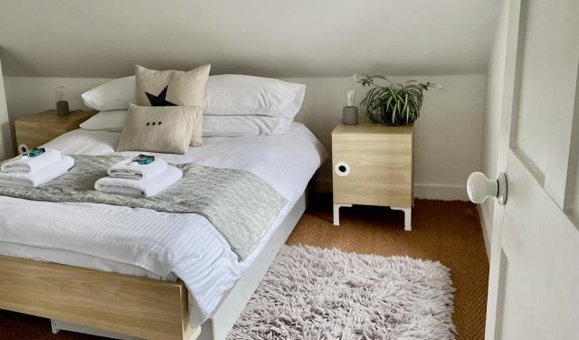 Stylish loft apartment moments from beach by Whitstable-Holidays, Bowline