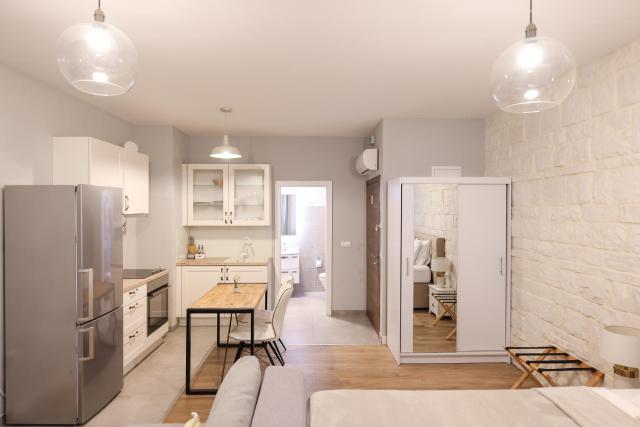 Elegance Studio Apartments by Adex travel