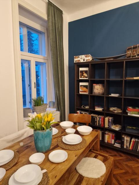 4 seasons apartment
