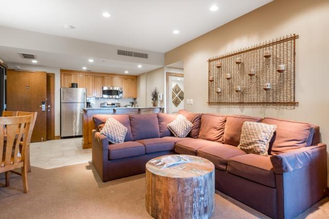 Comfortably Furnished Condo w Canyons Village View Save 20% on 7 Nights!