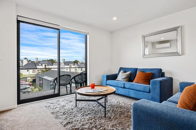 Central City 2BR Apartment Balcony & Parking