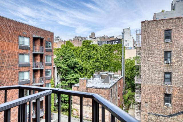 Central Chelsea 1BR w Gym Balcony Doorman NYC-33