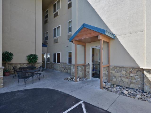 Yellowstone West Gate Hotel