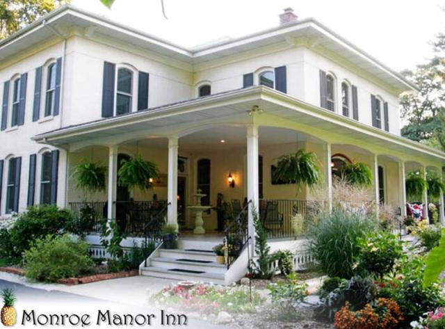 Monroe Manor Inn