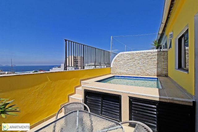 Charming duplex penthouse with pool