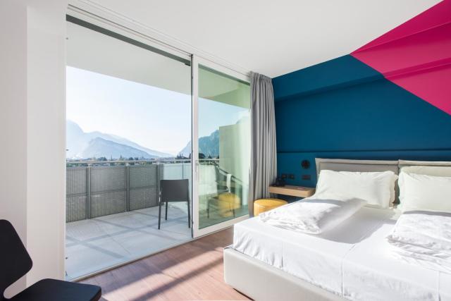HOODY ACTIVE & HAPPINESS HOTEL