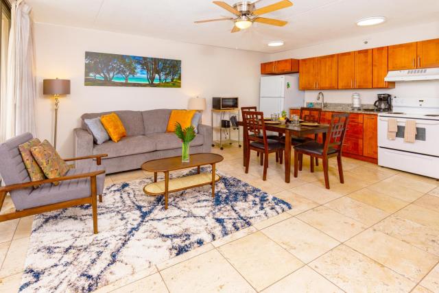 Stunning Ocean View Near Waikiki Beach with Parking