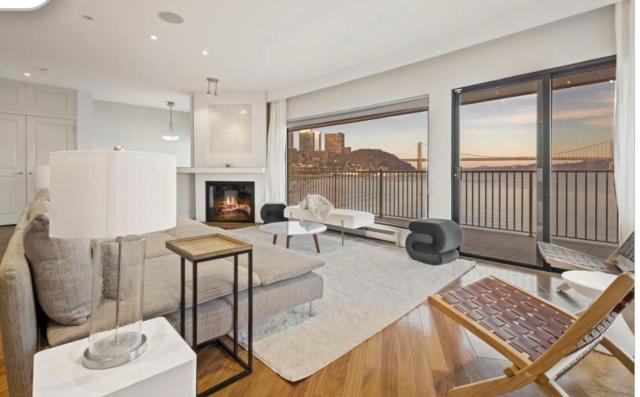 Panorama Hudson River view