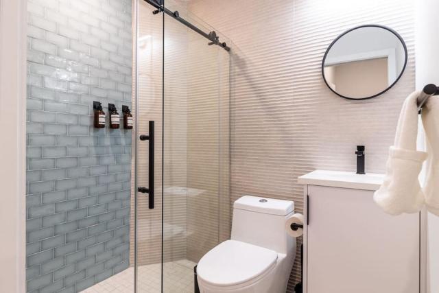Thena Hotel - Beautiful 1 Bedroom