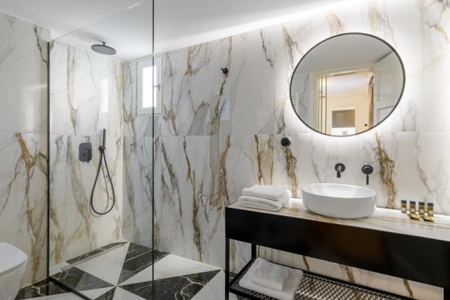 Your 4 bdrm Dream House Acropolis View & Jacuzzi
