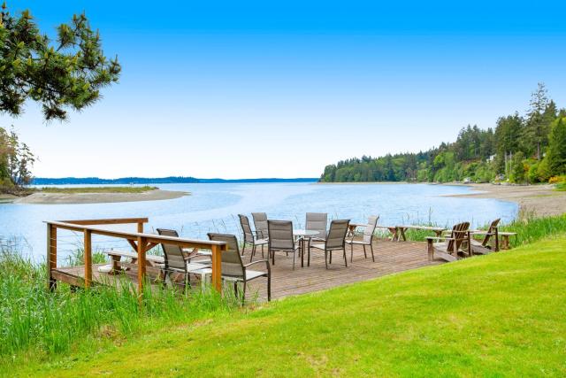 The Glen Cove Sand Spit & Guest Cottage