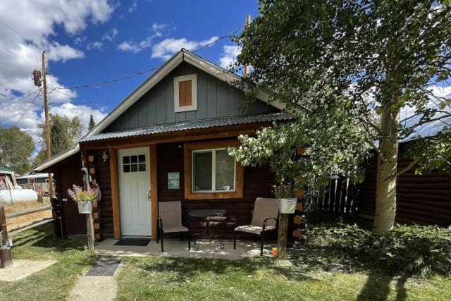 Stay Twin Lakes Cabin 4